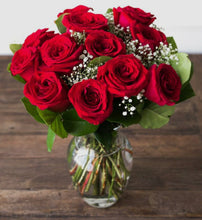 Load image into Gallery viewer, 12 CLASSIC RED ROSES