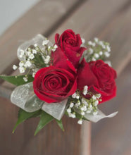Load image into Gallery viewer, Red Spray Roses Petite Corsage