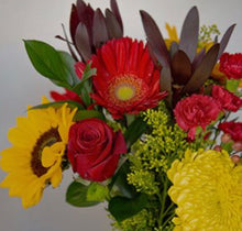 Load image into Gallery viewer, Designer’s choice for Fall in clear vase BEST SELLER