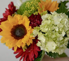 Load image into Gallery viewer, Designer’s choice for Fall in clear vase BEST SELLER