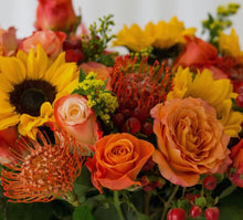 Load image into Gallery viewer, Designer’s choice for Fall in clear vase BEST SELLER