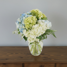 Load image into Gallery viewer, Charm hydrangeas bouquet
