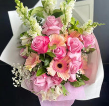 Load image into Gallery viewer, Wrapped bouquet Pastels colors edition Mother’s Day

