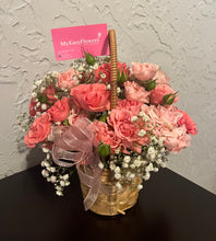 Load image into Gallery viewer, Pink spray roses in small basket 🌸 Best Seller. October edition 🎀
