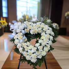 Load image into Gallery viewer, Open heart of cream carnations with roses

